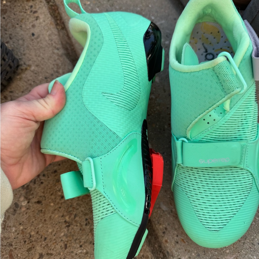 Nike Mint Green Athletic Shoes
